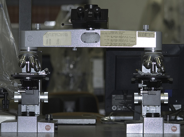 comparison microscope